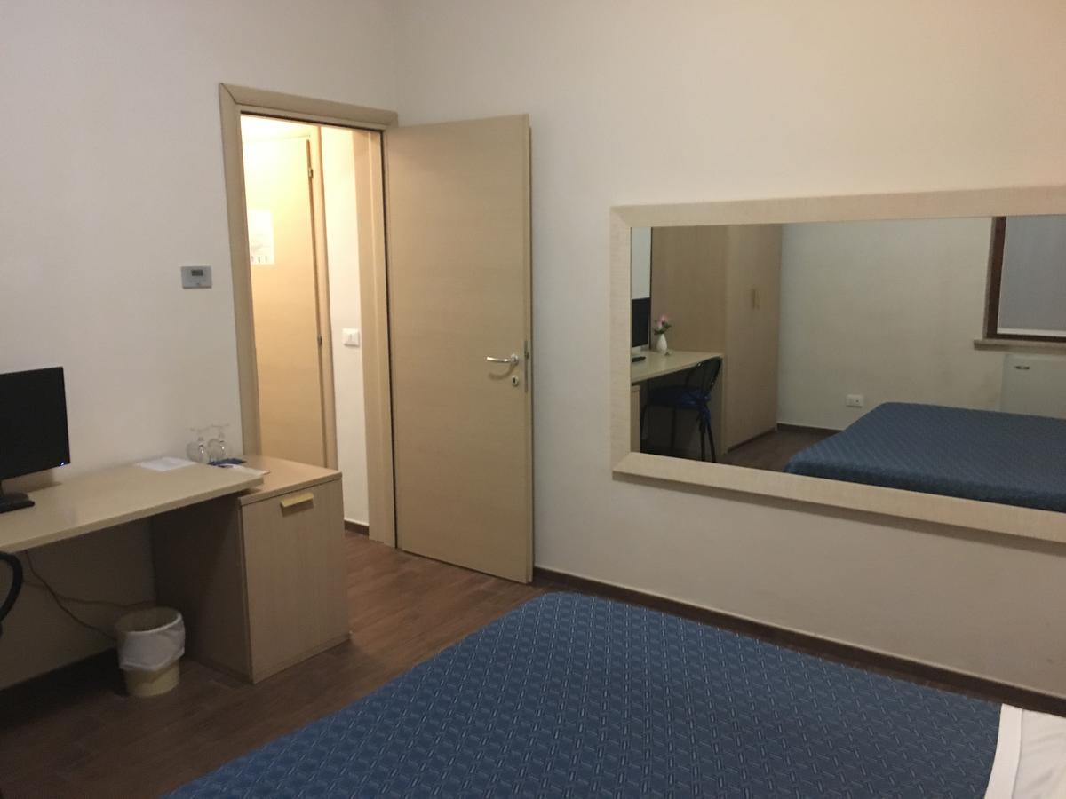סוזארה Blue Hotel מראה חיצוני תמונה