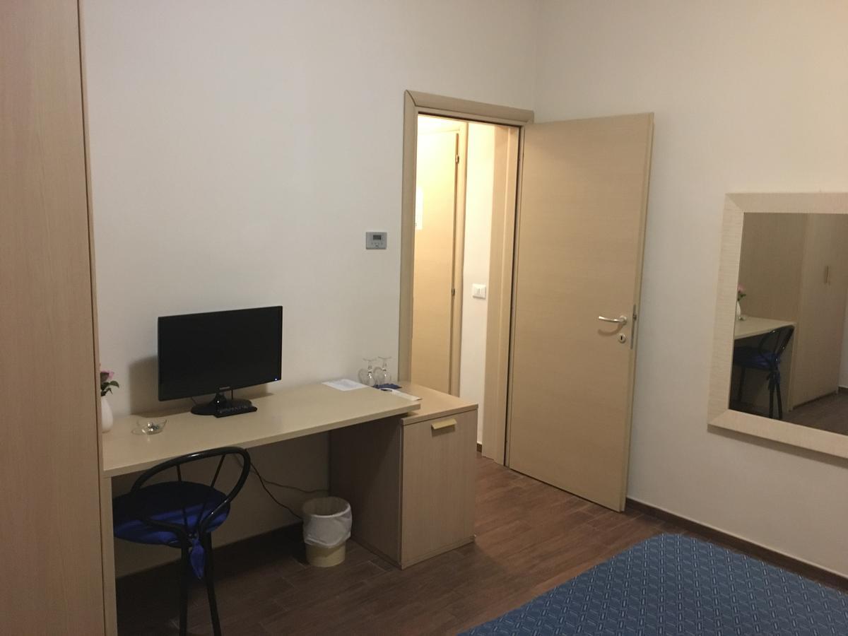 סוזארה Blue Hotel מראה חיצוני תמונה
