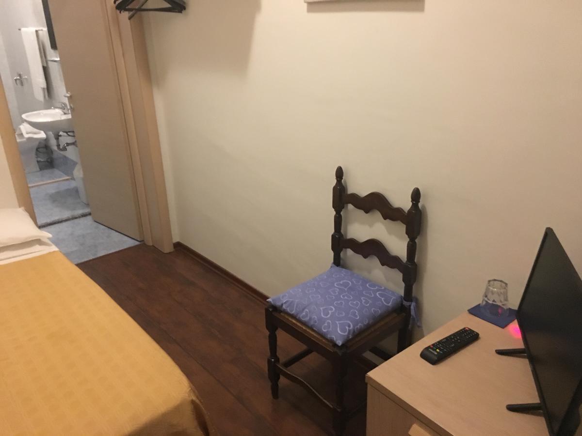 סוזארה Blue Hotel מראה חיצוני תמונה