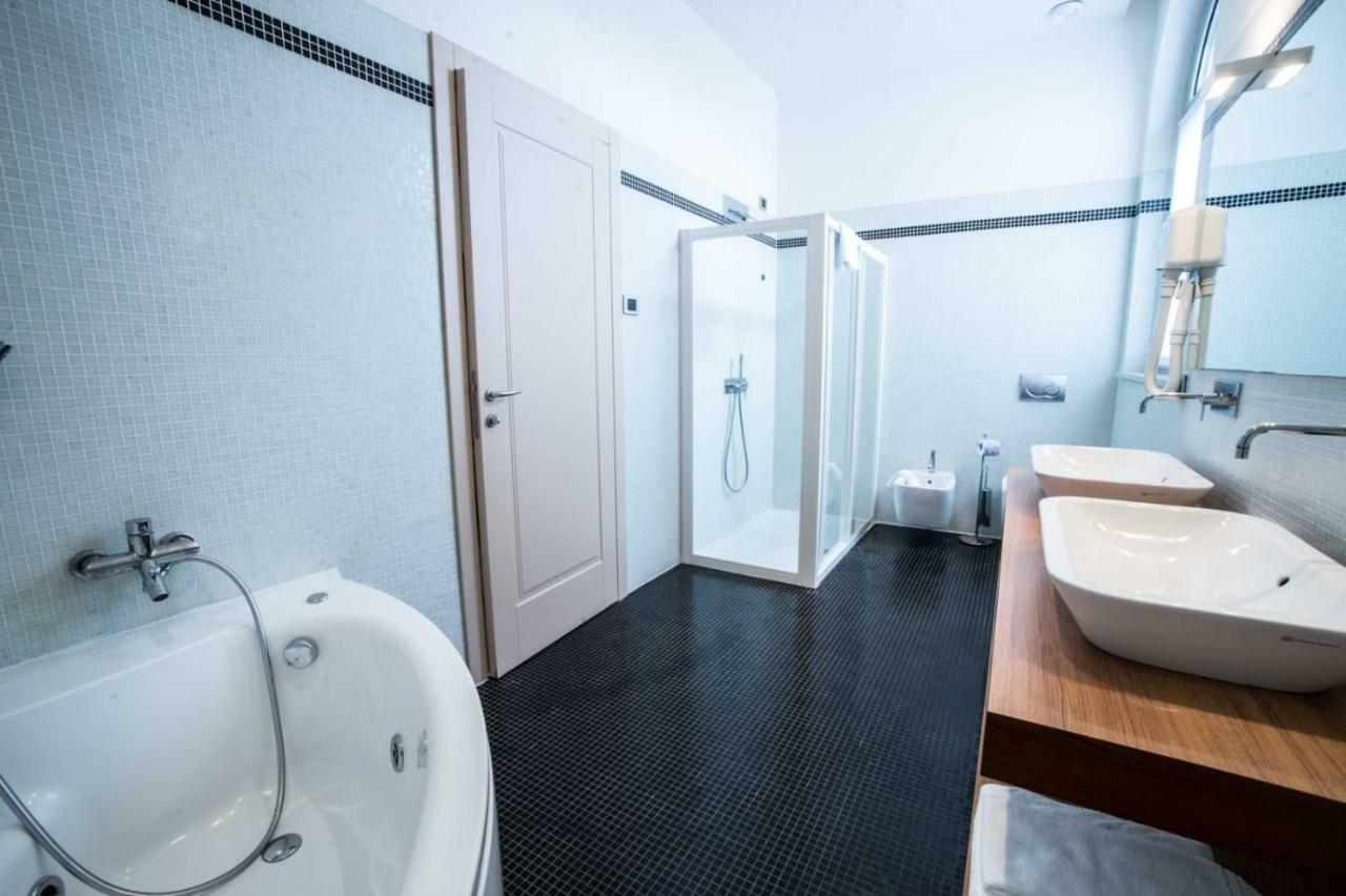 סוזארה Blue Hotel מראה חיצוני תמונה